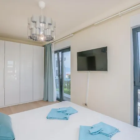 Apartment Sofija With Pool Malinska