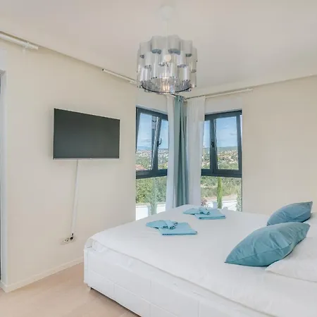 Apartment Sofija With Pool *